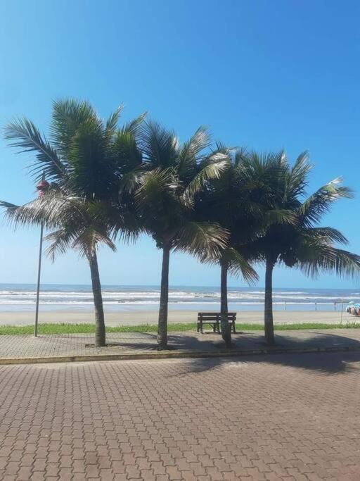 Casa Em Itanhaem Com 2 Quartos Garagem P 2 Carros, Churrasqueira, Piscina 200 M Da Praia Itanhaém Exterior foto